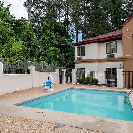 Rodeway Inn Brandon Bagian luar foto