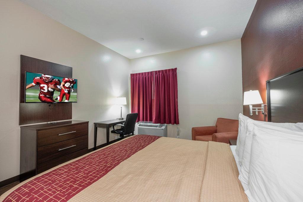 Rodeway Inn Brandon Bagian luar foto