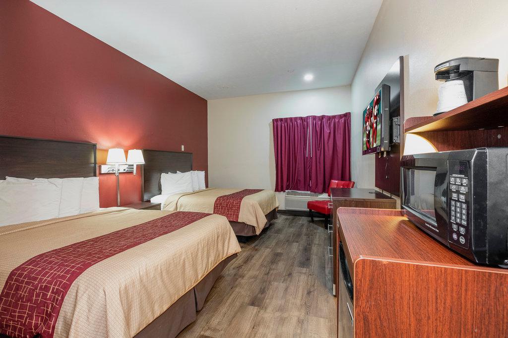 Rodeway Inn Brandon Bagian luar foto