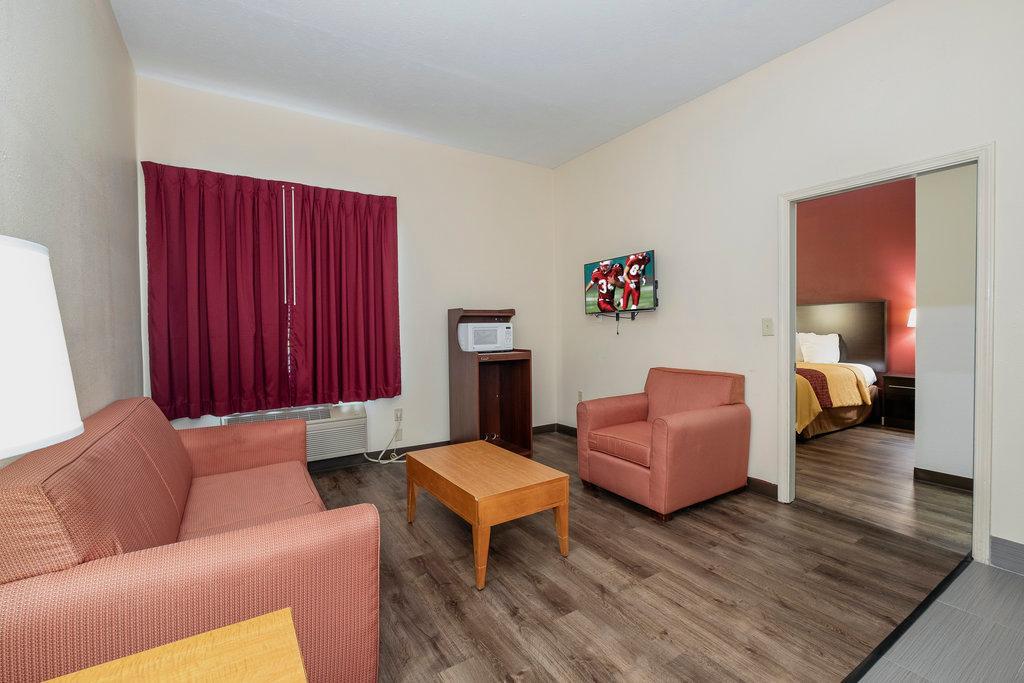 Rodeway Inn Brandon Bagian luar foto