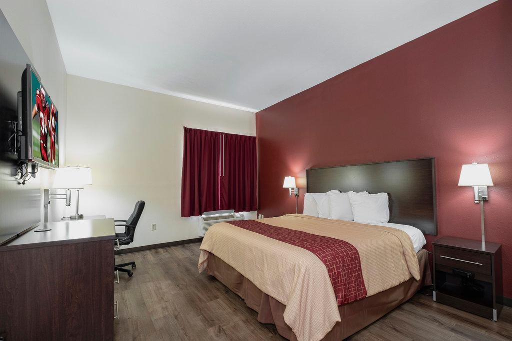 Rodeway Inn Brandon Bagian luar foto