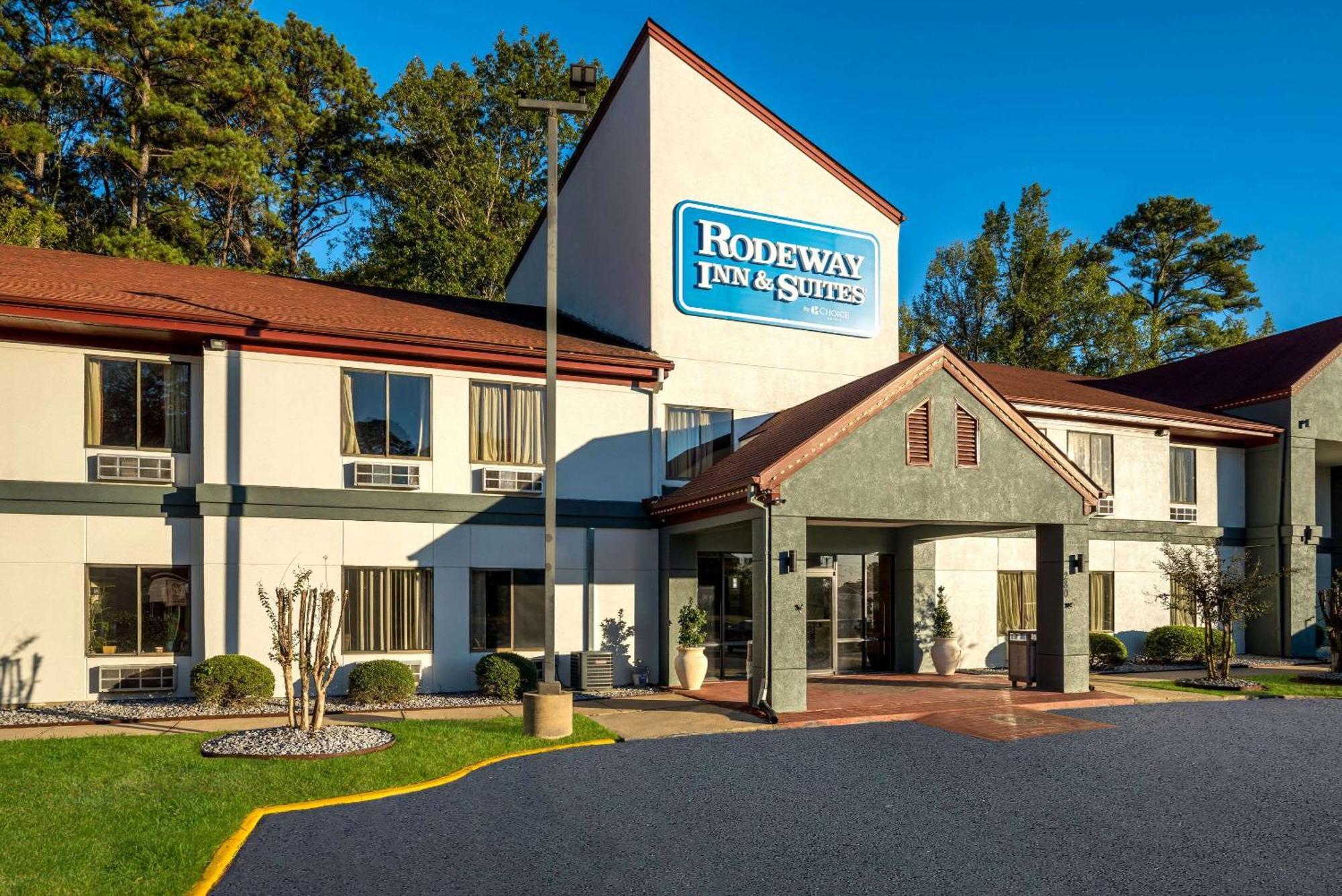 Rodeway Inn Brandon Bagian luar foto