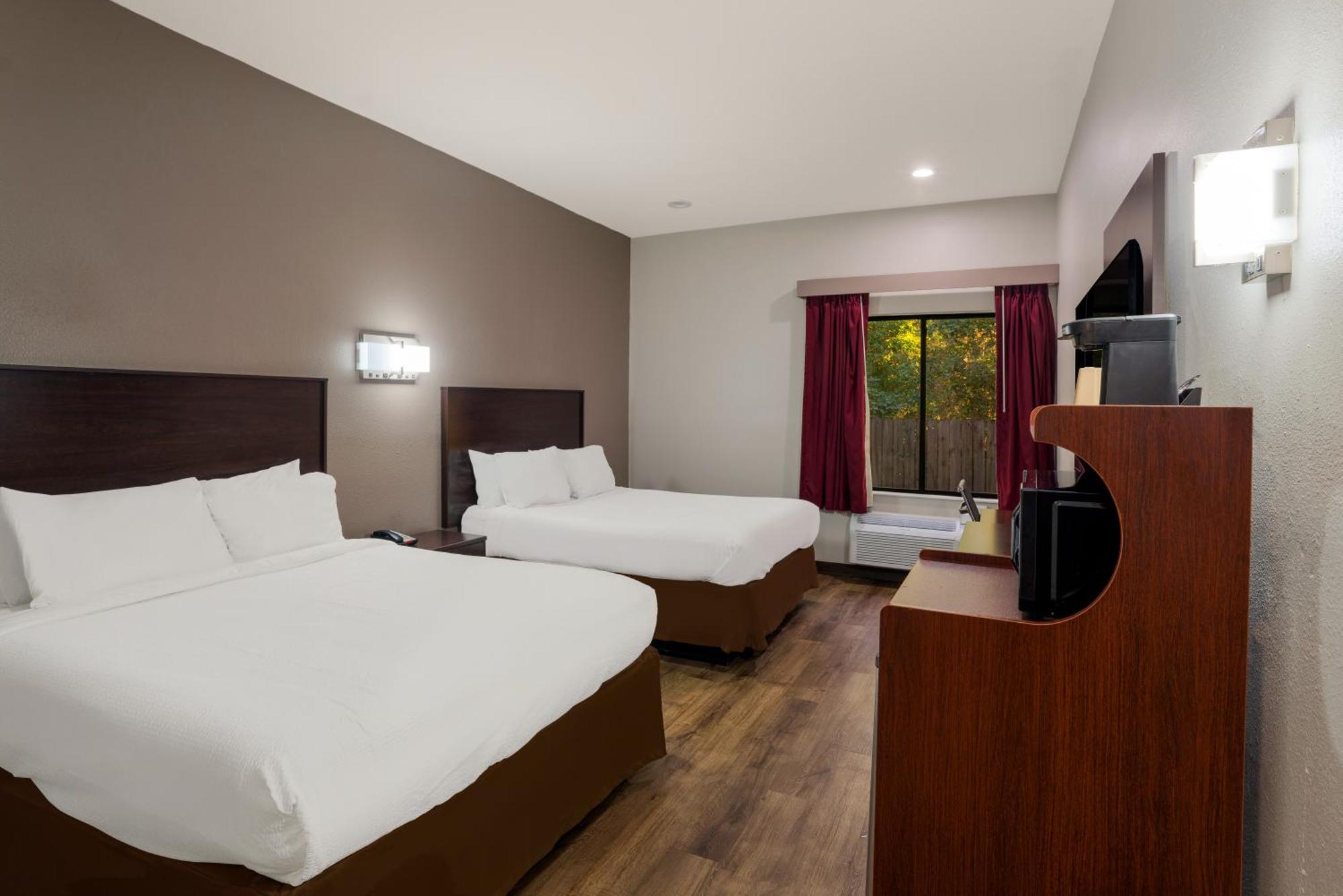 Rodeway Inn Brandon Bagian luar foto